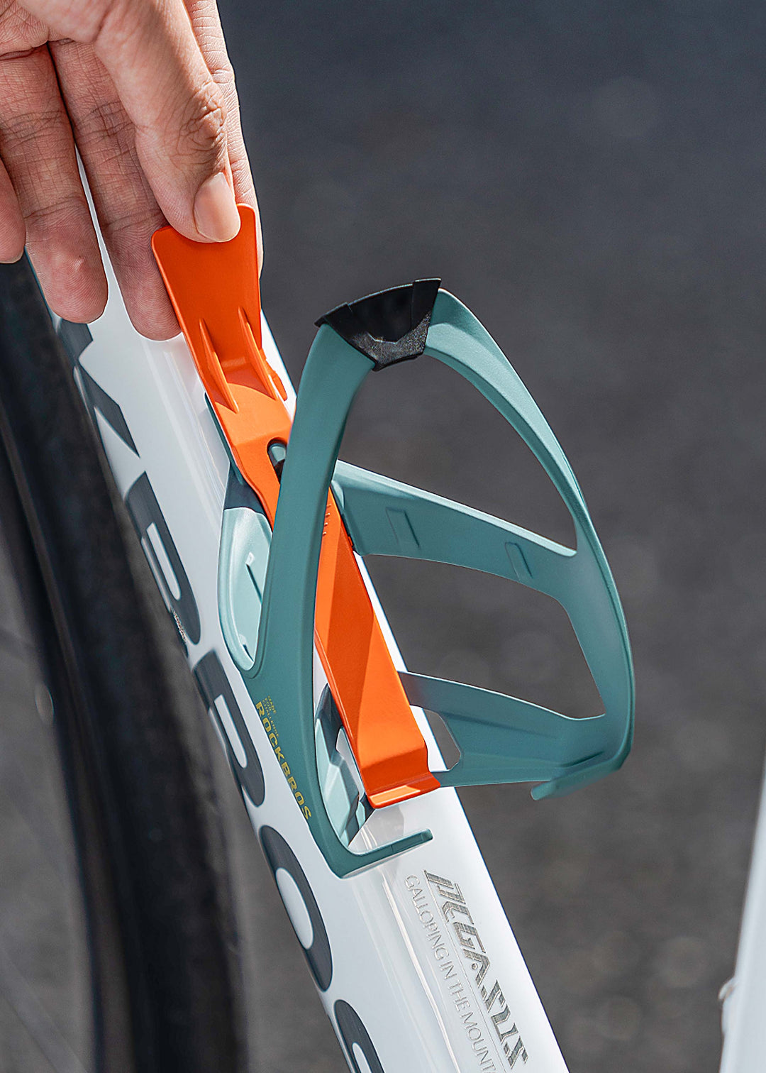 Road to Sky Bottle Cage-Built-In Tire Lever | ROCKBROS