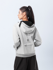 Road_To_Sky_Cycling_Hoodie_Unisex_ROCKBROS_woman_trying_back