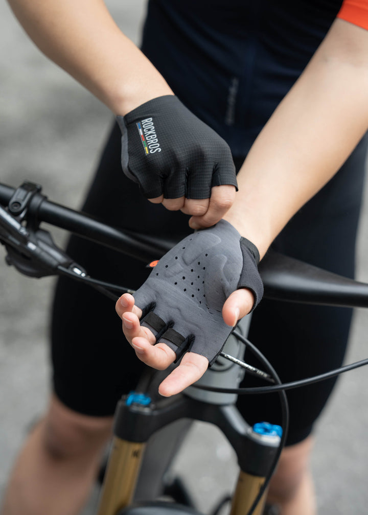Shock-Absorbing Fingerless Cycling Gloves